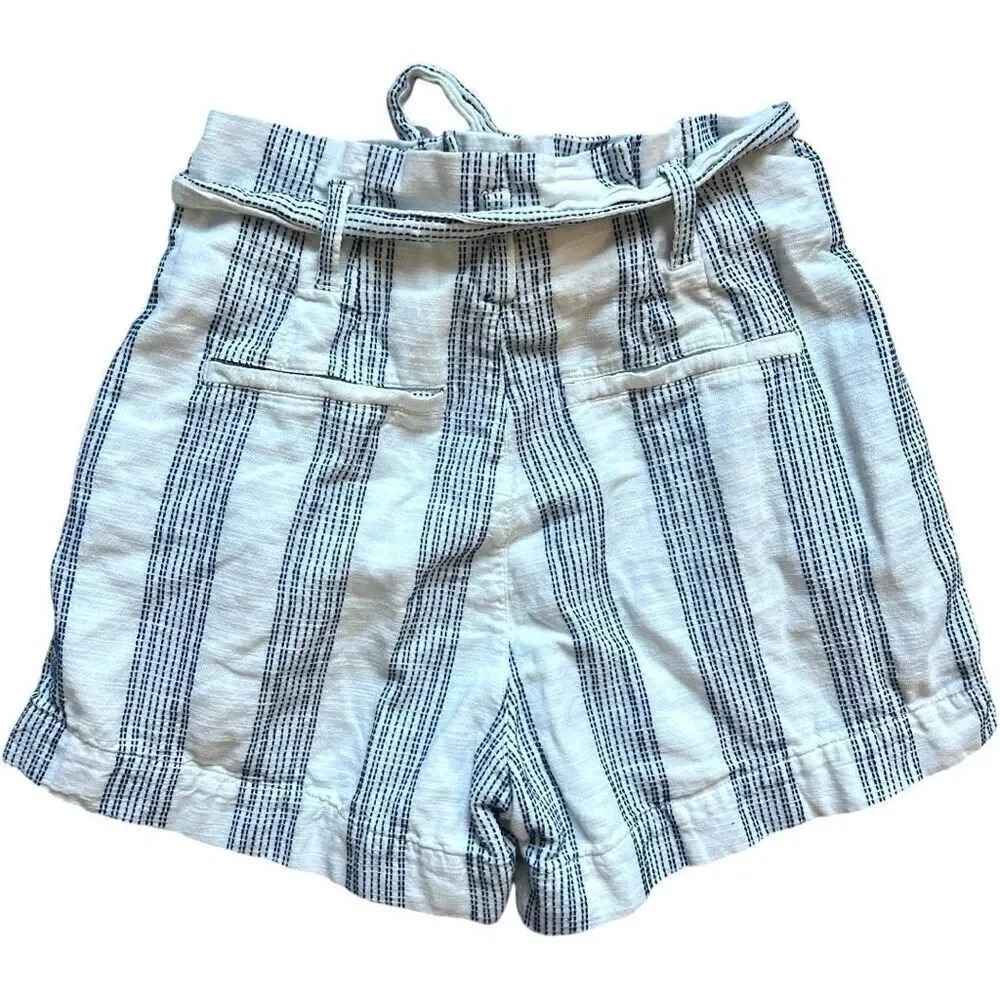 Womens H&M LOGG White Embroidered Paper Bag  Style Tie Waist Shorts - Sz 6
